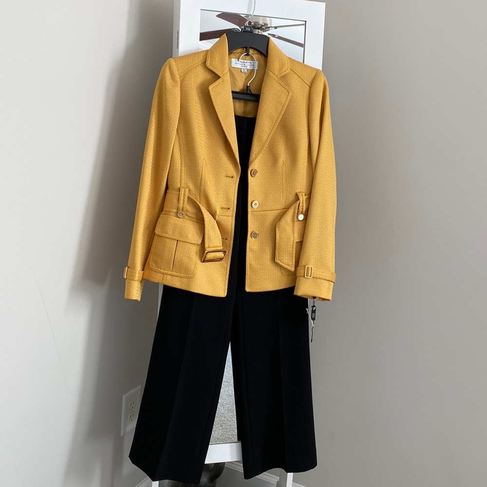 Tahari women’s suit